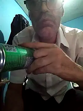 Snapshot of hugosafado333 chatting on 03-08-25, 02:34 hugosafado333 online show from 03-08-25, 02:34