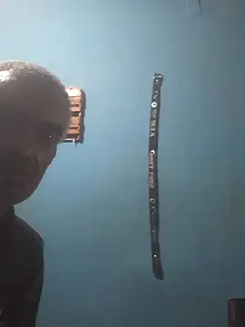 Snapshot of hugosafado333 chatting on 12-14-25, 05:46 hugosafado333 online show from 12-14-25, 05:46