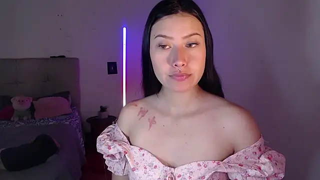 Snapshot of Emilyswan04 chatting on 01-16-25, 02:51 Emilyswan04 online show from 01-16-25, 02:51