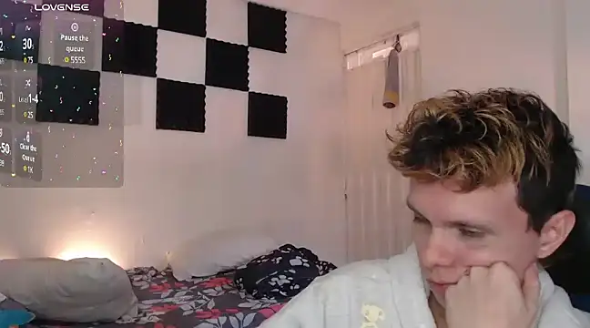 Snapshot of bryamado69 chatting on 02-11-25, 06:33 bryamado69 online show from 02-11-25, 06:33