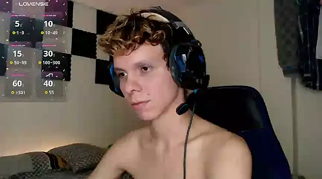 Snapshot of bryamado69 chatting on 03-22-25, 03:41 bryamado69 online show from 03-22-25, 03:41