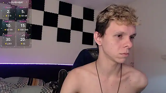 Snapshot of bryamado69 chatting on 10-07-25, 12:46 bryamado69 online show from 10-07-25, 12:46