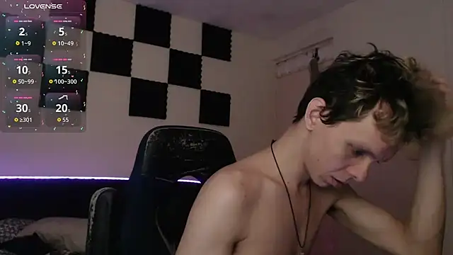 Snapshot of bryamado69 chatting on 10-08-25, 11:02 bryamado69 online show from 10-08-25, 11:02