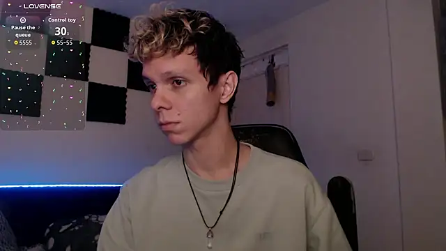 Snapshot of bryamado69 chatting on 10-10-25, 01:04 bryamado69 online show from 10-10-25, 01:04