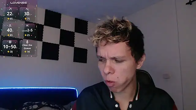 Snapshot of bryamado69 chatting on 10-14-25, 02:12 bryamado69 online show from 10-14-25, 02:12