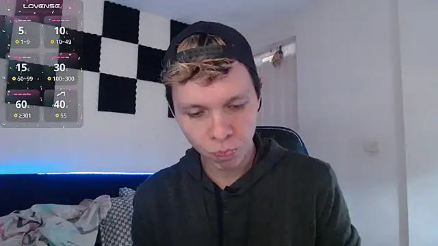 Snapshot of bryamado69 chatting on 10-20-25, 12:38 bryamado69 online show from 10-20-25, 12:38