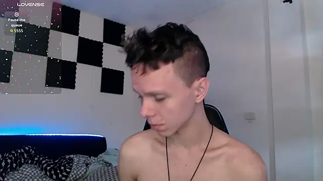 Snapshot of bryamado69 chatting on 10-29-25, 03:36 bryamado69 online show from 10-29-25, 03:36