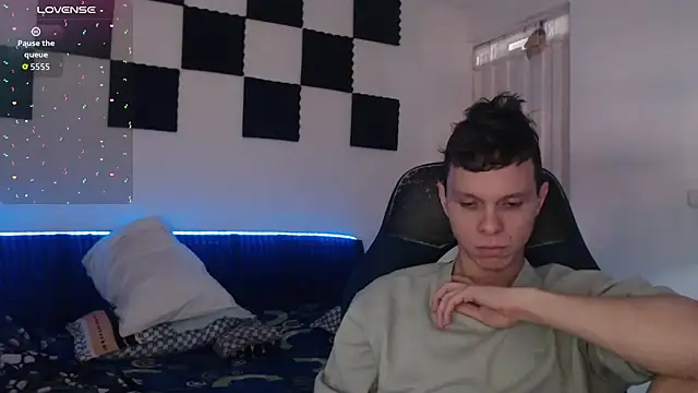 Snapshot of bryamado69 chatting on 11-19-25, 05:24 bryamado69 online show from 11-19-25, 05:24