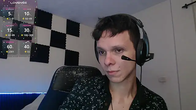 Snapshot of bryamado69 chatting on 11-23-25, 03:28 bryamado69 online show from 11-23-25, 03:28