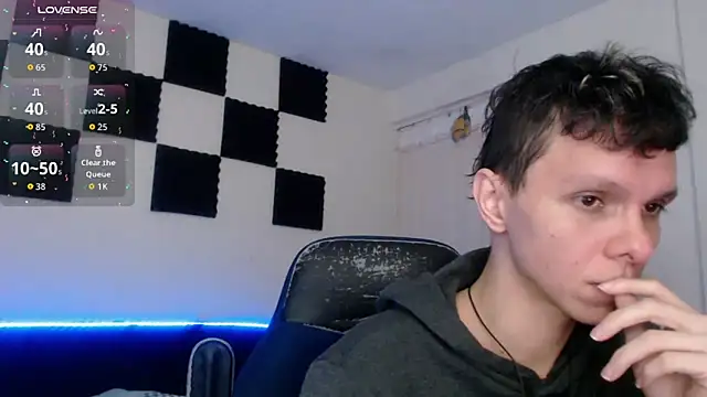 Snapshot of bryamado69 chatting on 11-28-25, 10:40 bryamado69 online show from 11-28-25, 10:40