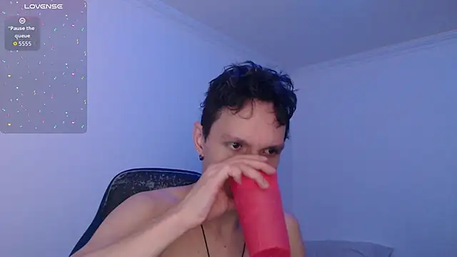 Snapshot of bryamado69 chatting on 12-15-25, 06:12 bryamado69 online show from 12-15-25, 06:12