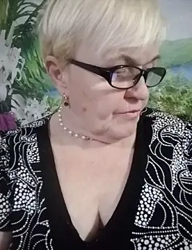 Snapshot of VioletSweet566 chatting on 12-05-24, 11:27 VioletSweet566 online show from 12-05-24, 11:27