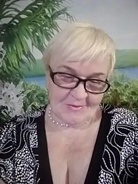 Snapshot of VioletSweet566 chatting on 12-05-24, 06:00 VioletSweet566 online show from 12-05-24, 06:00