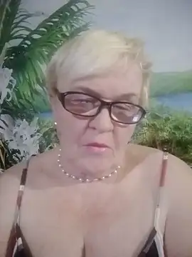 Snapshot of VioletSweet566 chatting on 12-15-24, 06:26 VioletSweet566 online show from 12-15-24, 06:26