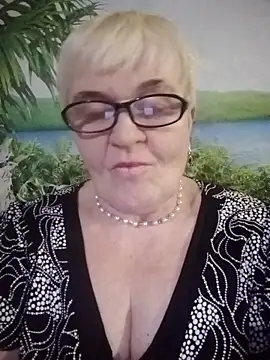 Snapshot of VioletSweet566 chatting on 02-05-25, 04:14 VioletSweet566 online show from 02-05-25, 04:14