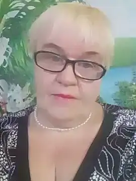 Snapshot of VioletSweet566 chatting on 02-09-25, 11:25 VioletSweet566 online show from 02-09-25, 11:25