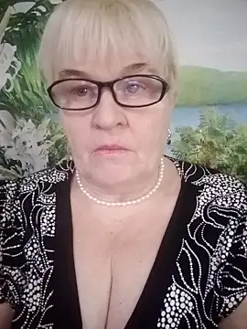 Snapshot of VioletSweet566 chatting on 02-11-25, 10:04 VioletSweet566 online show from 02-11-25, 10:04