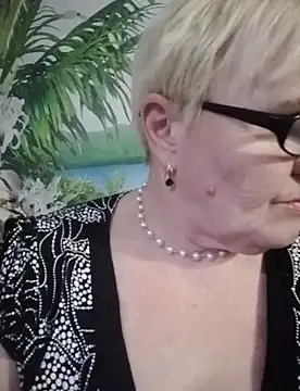 Snapshot of VioletSweet566 chatting on 02-27-25, 03:05 VioletSweet566 online show from 02-27-25, 03:05