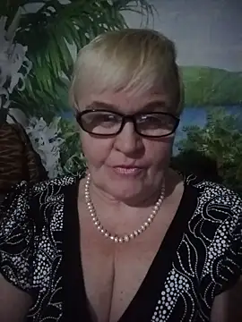 Snapshot of VioletSweet566 chatting on 03-07-25, 10:43 VioletSweet566 online show from 03-07-25, 10:43