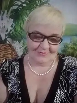 Snapshot of VioletSweet566 chatting on 03-08-25, 02:01 VioletSweet566 online show from 03-08-25, 02:01