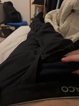 Snapshot of pignoufe chatting on 02-17-26, 09:10 pignoufe online show from 02-17-26, 09:10