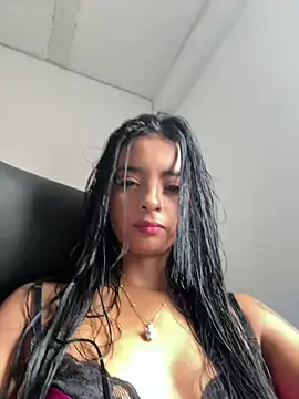 Laura fernandezII online show from 02-22-25, 06:30