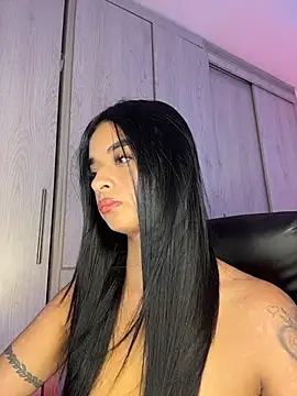 Snapshot of Laura_fernandezII chatting on 12-15-25, 10:14 Laura fernandezII online show from 12-15-25, 10:14