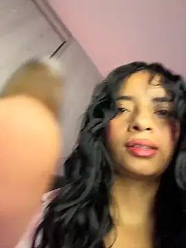 Snapshot of Laura_fernandezII chatting on 12-22-25, 03:09 Laura fernandezII online show from 12-22-25, 03:09