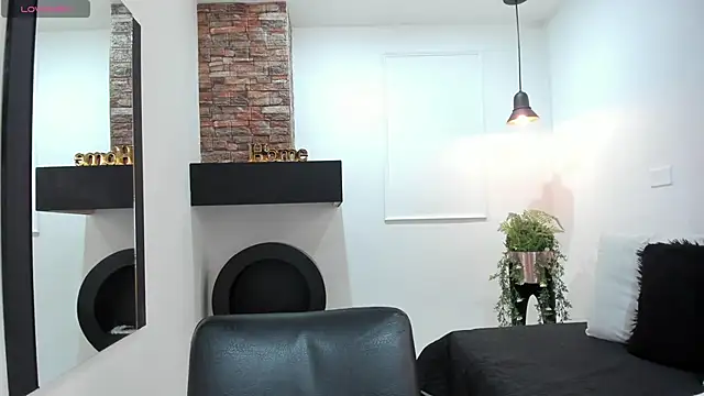 LenaRuiz  online show from 02-01-25, 12:16