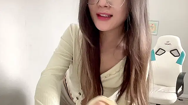 Risalynn online show from 02-17-25, 05:14