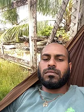 islandvybee55 online show from 11-12-25, 05:02