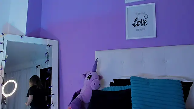 Charlotte11-11 online show from 02-12-26, 03:07