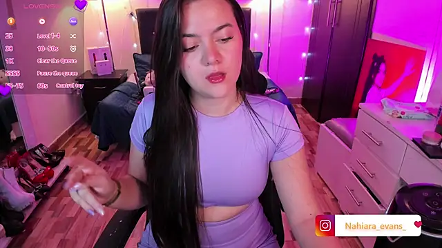 NahiaraEvans  online show from 01-18-26, 05:22