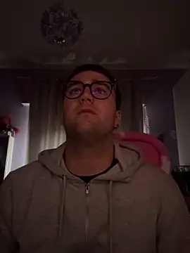 Snapshot of ErPumas126 chatting on 01-15-25, 02:35 ErPumas126 online show from 01-15-25, 02:35