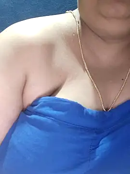 Snapshot of tamilthanushri chatting on 05-27-26, 05:32 tamilthanushri online show from 05-27-26, 05:32