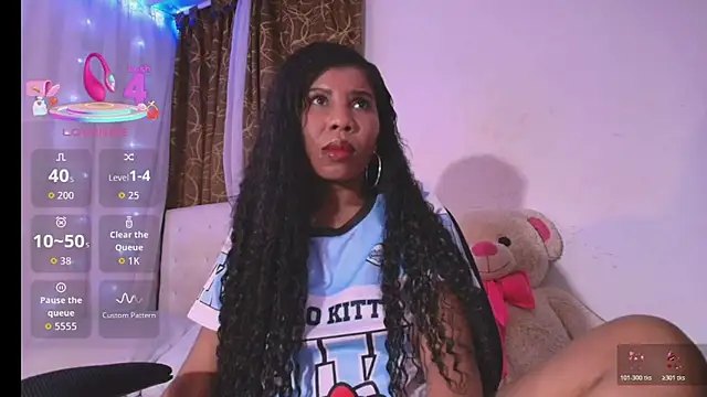 Snapshot of ivonjoness chatting on 06-17-26, 03:42 ivonjoness online show from 06-17-26, 03:42