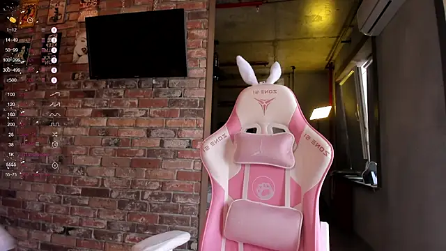 Snapshot of aesthetics__tease chatting on 09-17-25, 04:14 aesthetics tease online show from 09-17-25, 04:14