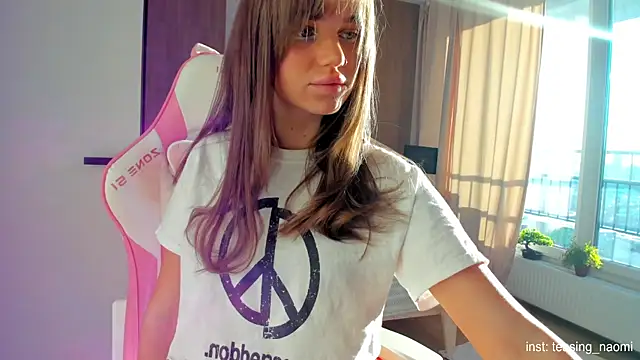 Snapshot of aesthetics__tease chatting on 11-17-25, 03:56 aesthetics tease online show from 11-17-25, 03:56