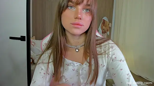 Snapshot of aesthetics__tease chatting on 11-24-25, 03:39 aesthetics tease online show from 11-24-25, 03:39