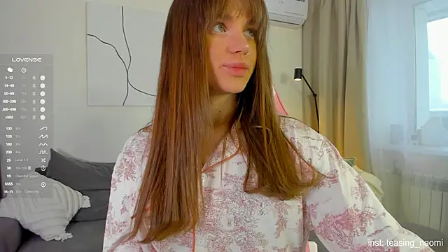 Snapshot of aesthetics__tease chatting on 12-22-25, 05:15 aesthetics tease online show from 12-22-25, 05:15