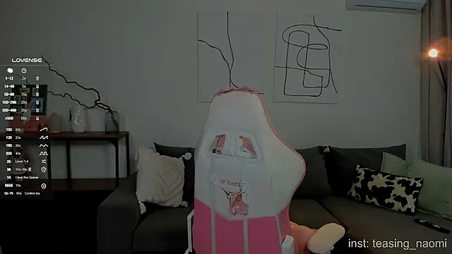 Snapshot of aesthetics__tease chatting on 02-17-26, 04:09 aesthetics tease online show from 02-17-26, 04:09