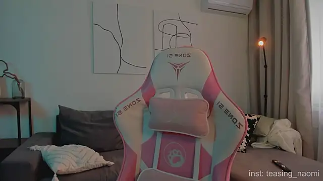 Snapshot of aesthetics__tease chatting on 03-01-26, 04:25 aesthetics tease online show from 03-01-26, 04:25