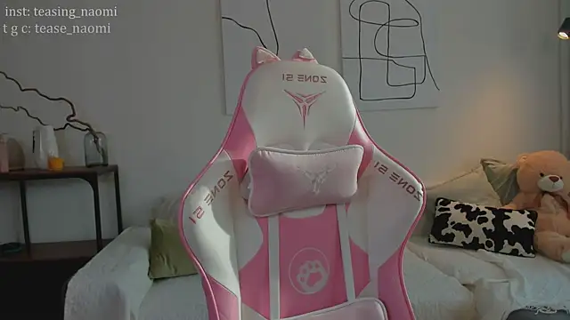 Snapshot of aesthetics__tease chatting on 04-03-26, 01:25 aesthetics tease online show from 04-03-26, 01:25