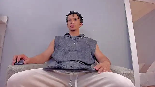 Dominick star online show from 11-21-25, 03:38