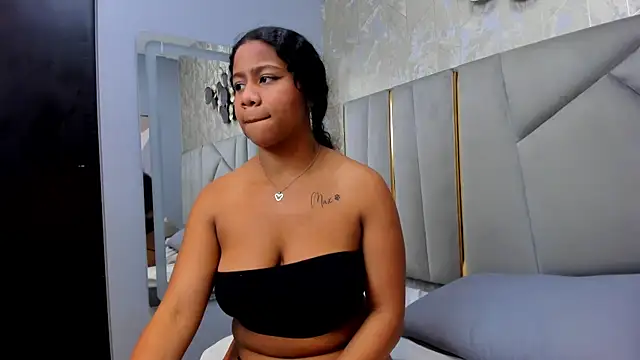 Sofi Fox  online show from 01-28-25, 06:07