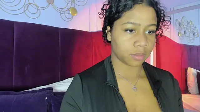 Sofi Fox  online show from 05-10-26, 02:06