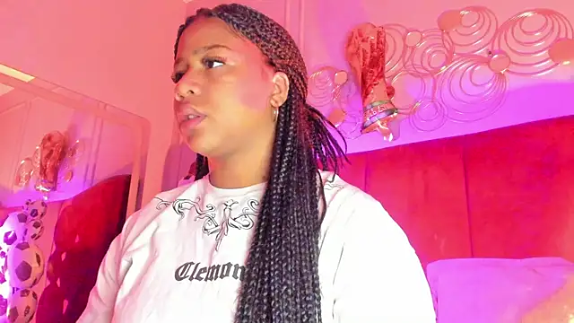 Snapshot of Sofi_Fox_ chatting on 07-10-26, 04:28 Sofi Fox online show from 07-10-26, 04:28