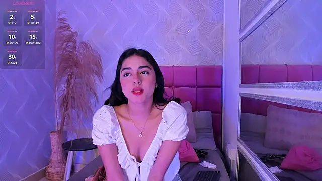 Snapshot of natalia_aguirre1 chatting on 03-17-25, 12:46 natalia aguirre1 online show from 03-17-25, 12:46