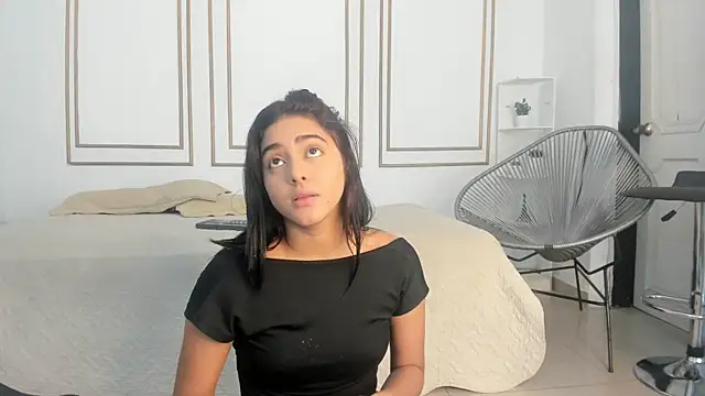 Snapshot of natalia_aguirre1 chatting on 10-05-25, 12:14 natalia aguirre1 online show from 10-05-25, 12:14