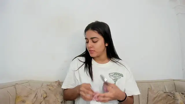 natalia aguirre1 online show from 10-29-25, 12:18